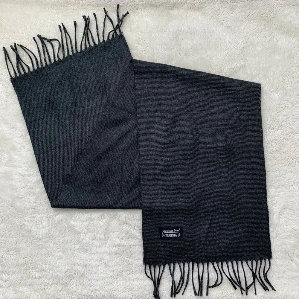 Elegant Black Scarf for Men - Picture 4 of 7